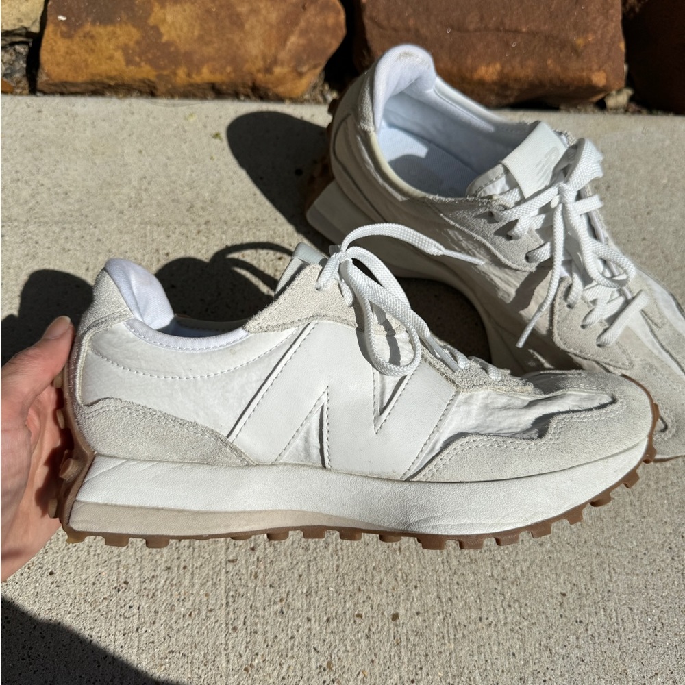 New balance 327 white/creme/suede & rubber sole  W 8.5 M 7